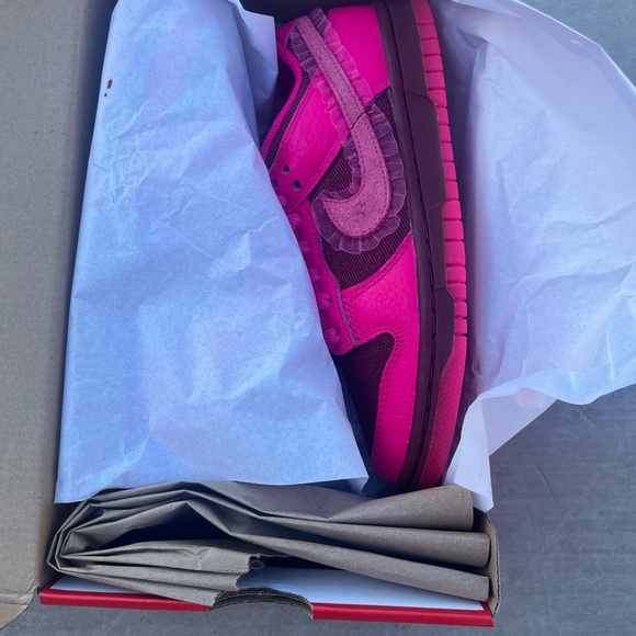 Nike Dunk Low Valentine's Day (2022) (W) - DQ9324-600 - Picture 6 of 7